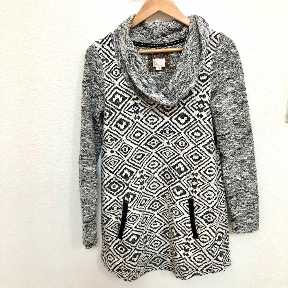 9H15 STCL Black White Knit Cowl Neck Peplum Sz XS